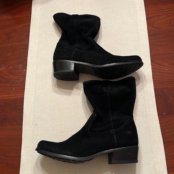 UGG Suede Size Zippered Booties in Black in EUC Size 5 - Picture 2 of 8